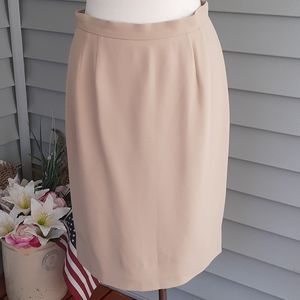 Valentino tan pencil skirt vintage 🤍🤍